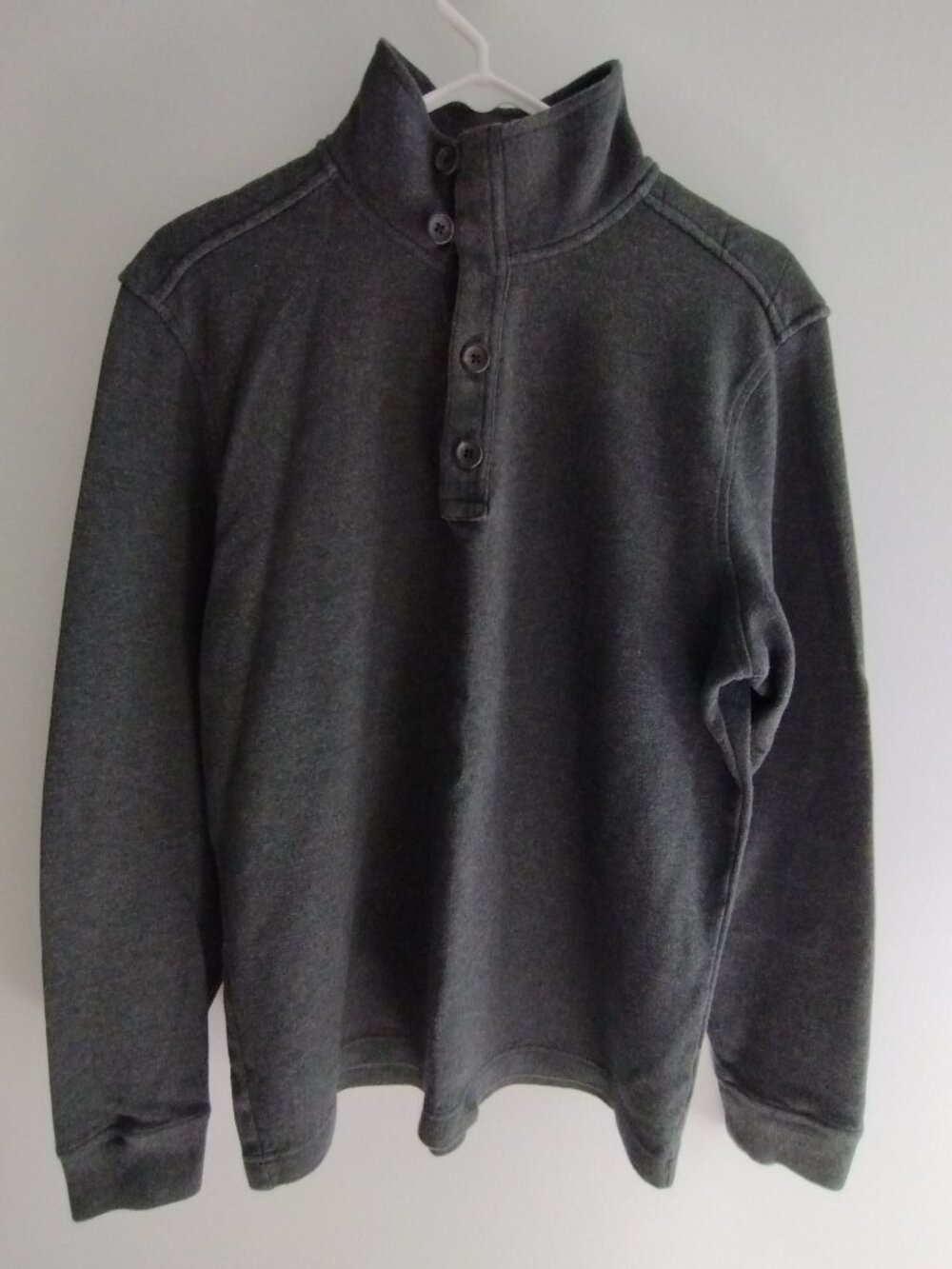 Banana Republic Men's Gray Pullover 4 Button Stand Collar Quilted Yoke